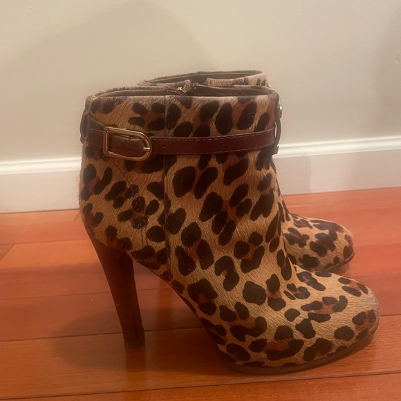 Tory Burch Leopard Print Booties - Picture 1 of 4